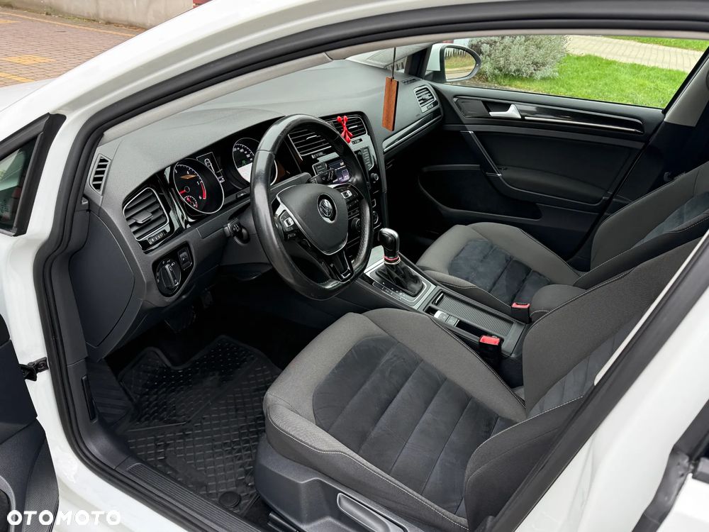 Volkswagen Golf 2.0 TDI BlueMotion Technology DSG Highline - 16