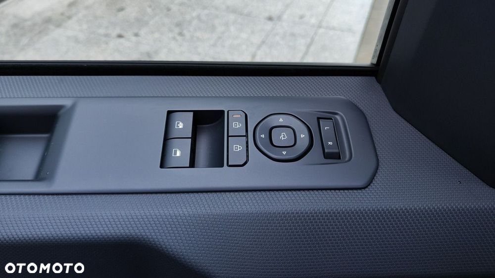 Kia PV5 - 9