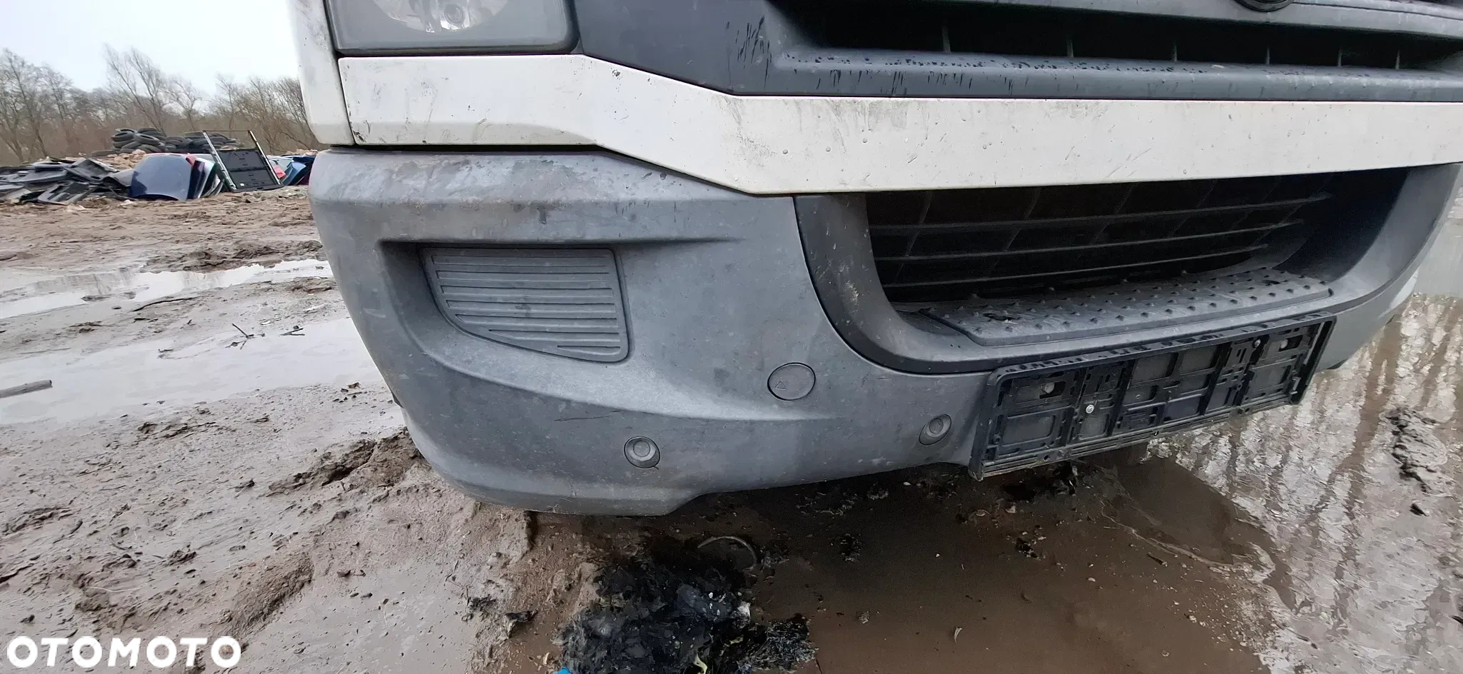zderzak przedni Volkswagen VW CRAFTER  NA HALOGENY 2006-16 CRAFTER - 2