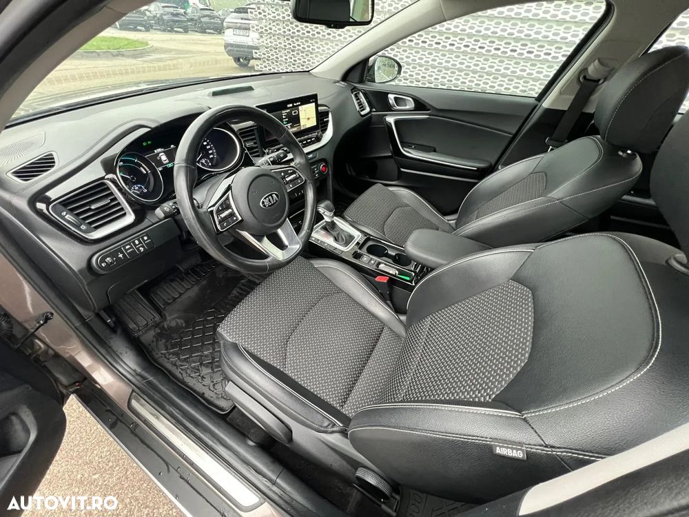 Kia XCeed 1.6 GDI 6DCT PHEV Vision - 8