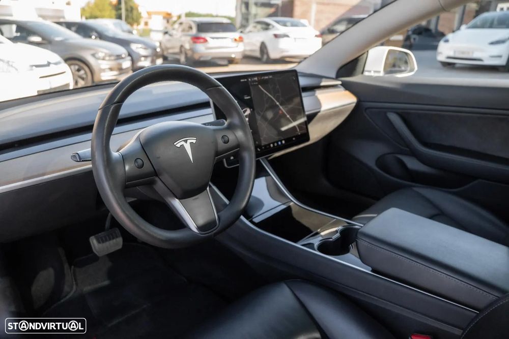 Tesla Model 3 Long-Range Dual Motor AWD - 4