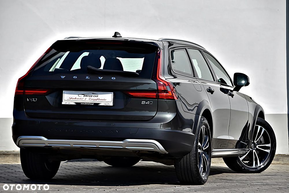 Volvo V90 Cross Country D4 AWD Pro - 4