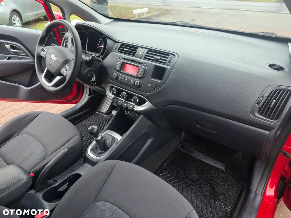Kia Rio - 10
