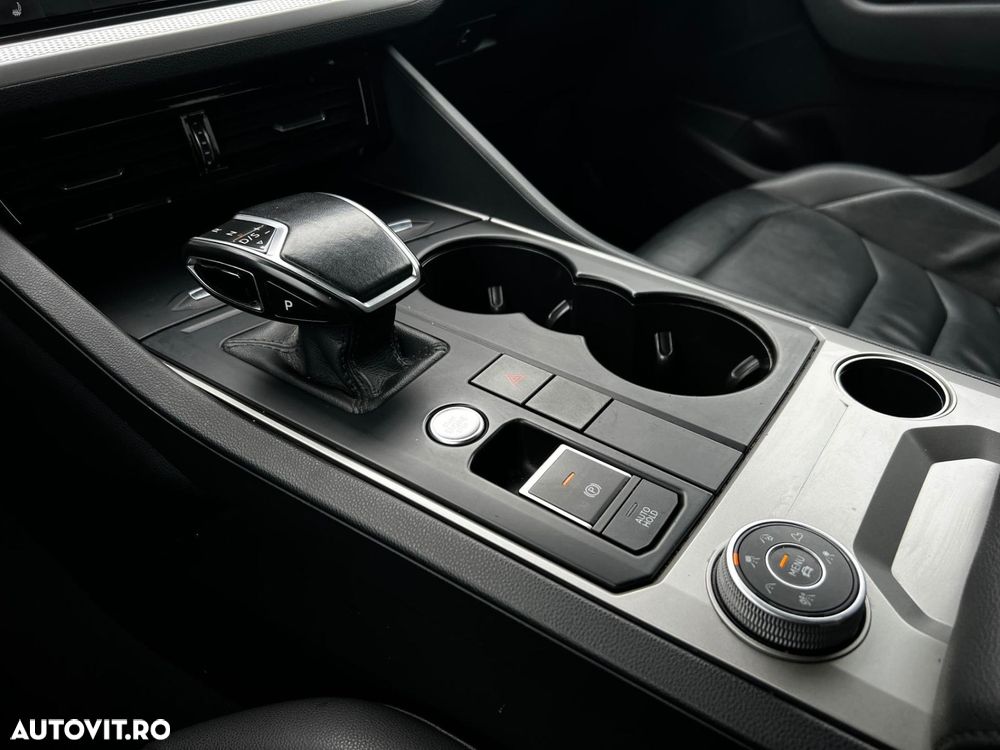 Volkswagen Touareg V6 TDI 4MOTION Style - 12