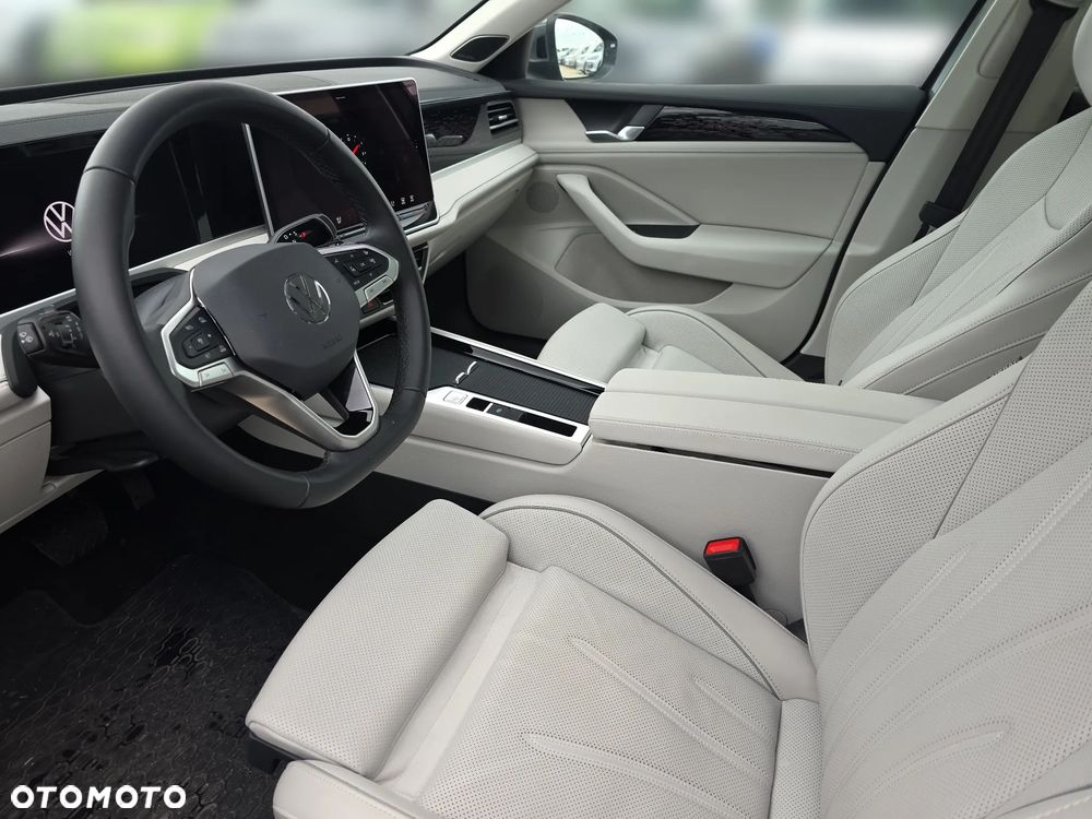 Volkswagen Passat Variant 1.5 TSI EVO Elegance DSG - 12