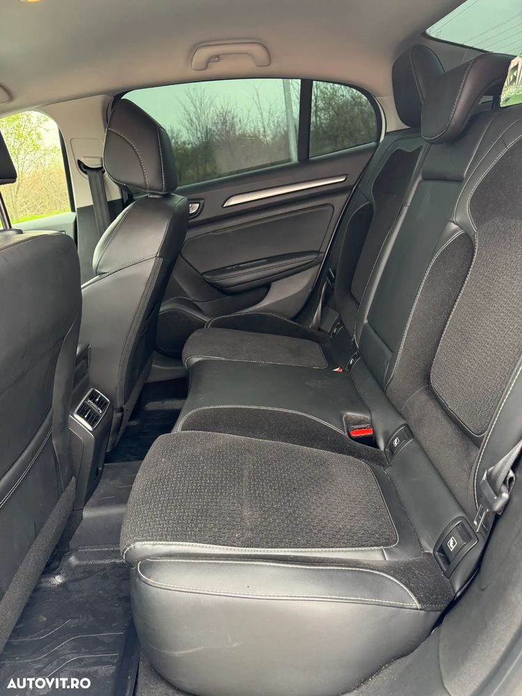 Renault Megane TCE 140 EDC Techno - 6