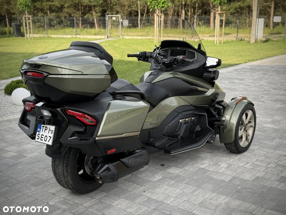 Can-Am Spyder - 10