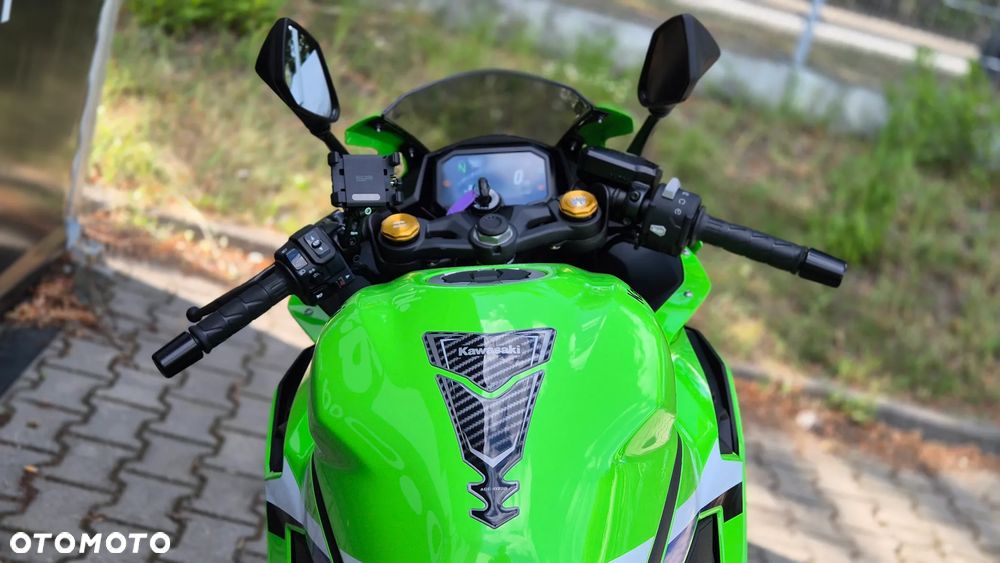 Kawasaki Ninja - 11