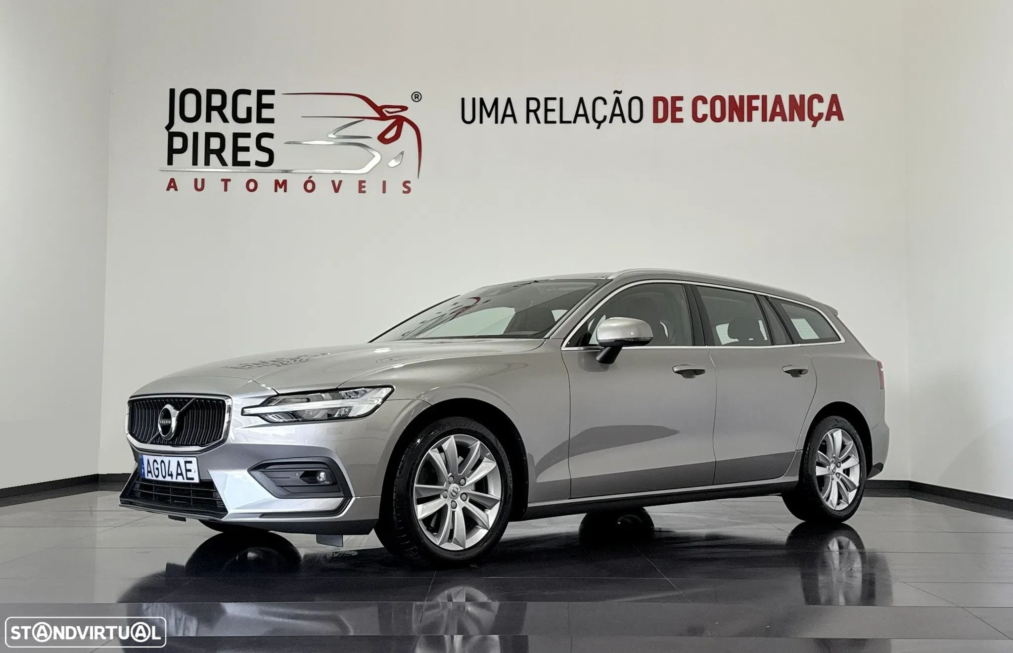 Volvo V60 2.0 B4 Momentum Geartronic - 1