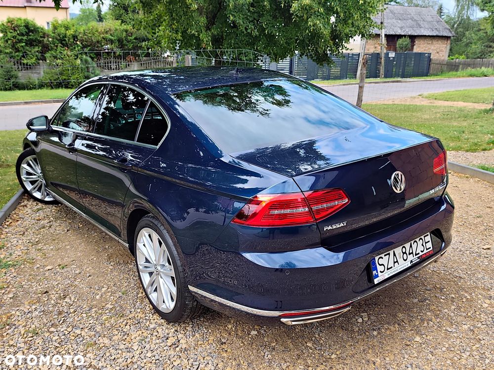 Volkswagen Passat - 4