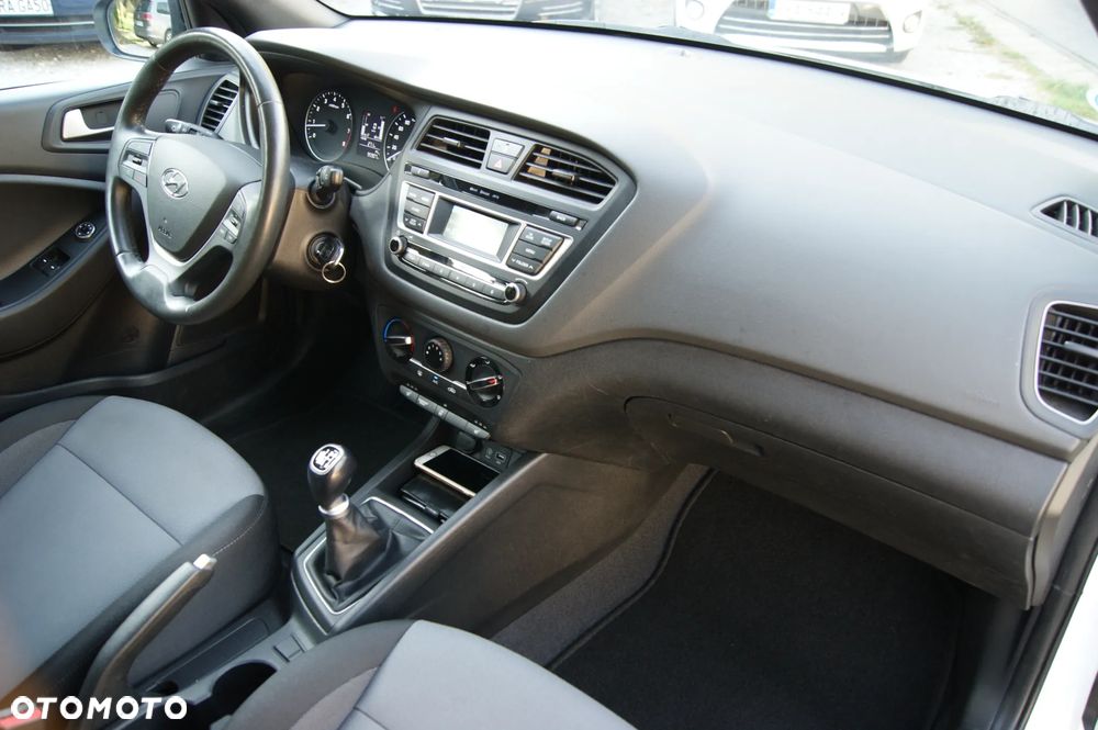Hyundai i20 1.2 Passion - 16