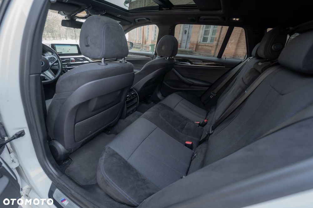 BMW Seria 5 520d xDrive M Sport Edition - 31