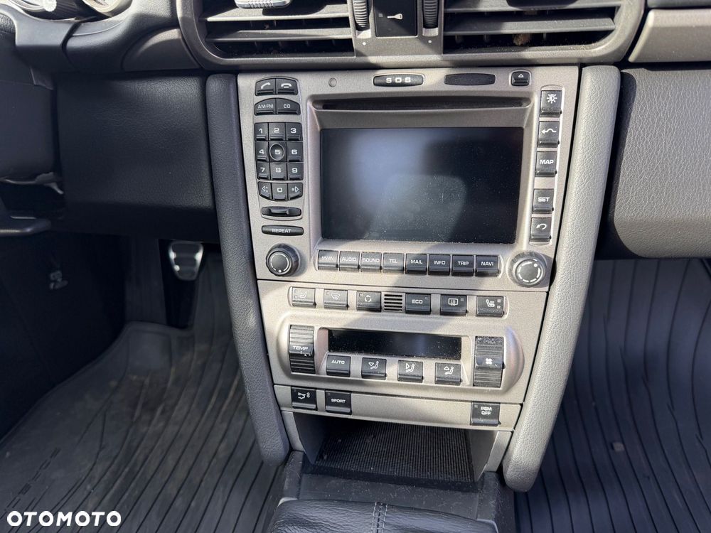 Porsche 911 Carrera - 7