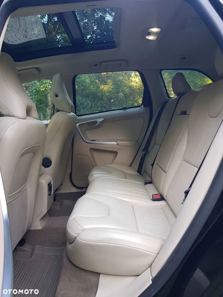 Volvo XC 60 D5 AWD Momentum - 18