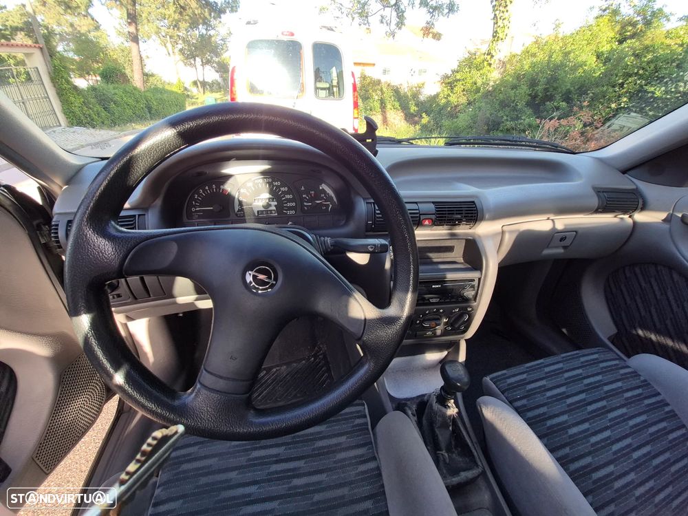 Opel Astra 1.6i GT - 5