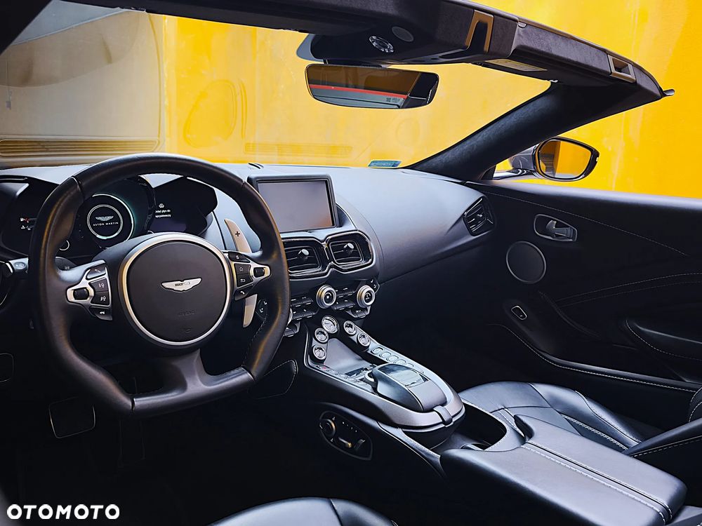 Aston Martin Vantage - 10