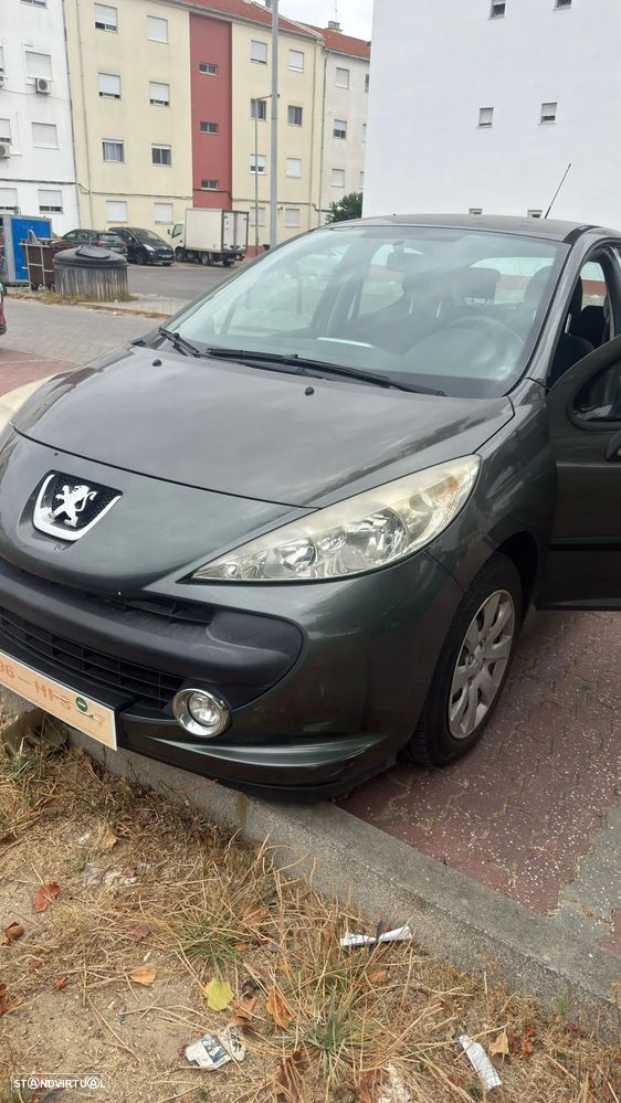 Peugeot 207 1.4 16V Trendy - 3