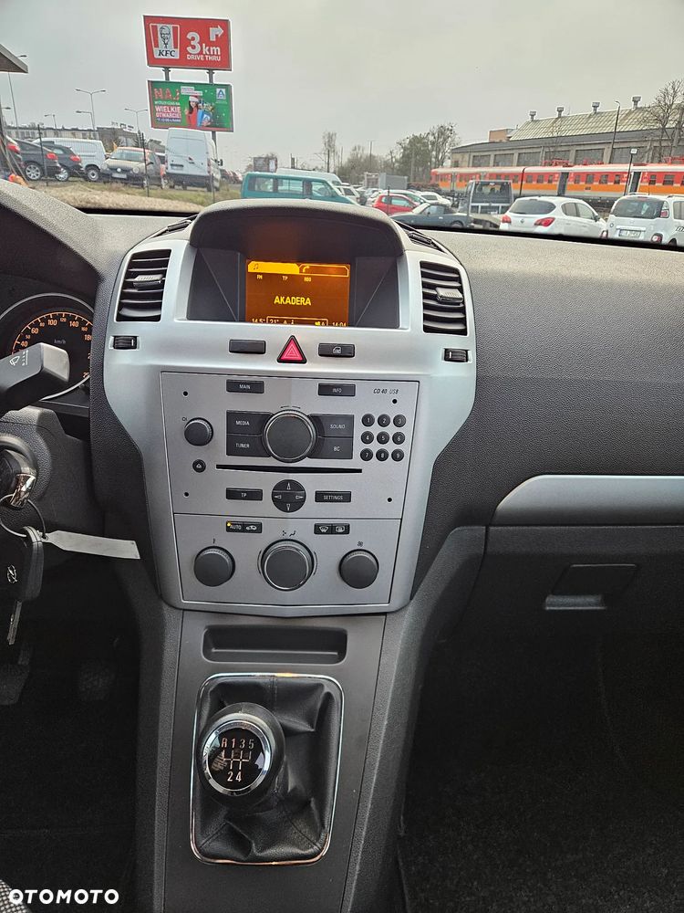 Opel Zafira 1.8 Family Plus - 18