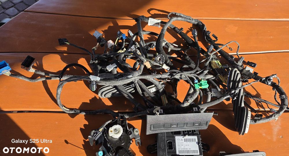 Zestaw Klapy Elektrycznej Peugeot 3008 II KOMPLET Otwieranie Nogą KPL - 12