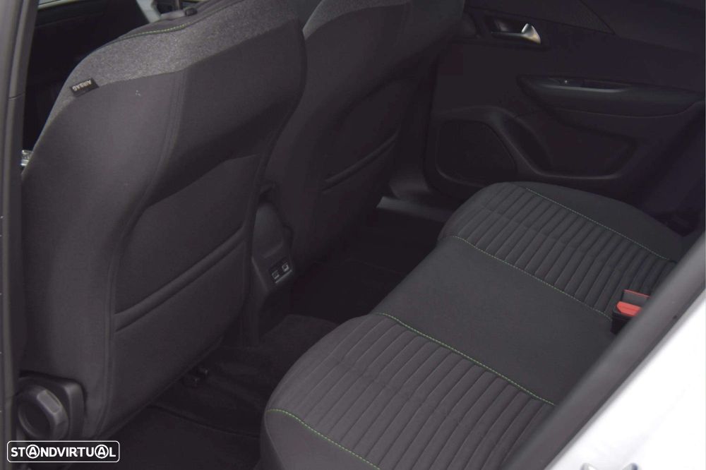 Peugeot e-2008 54 kWh Active - 17