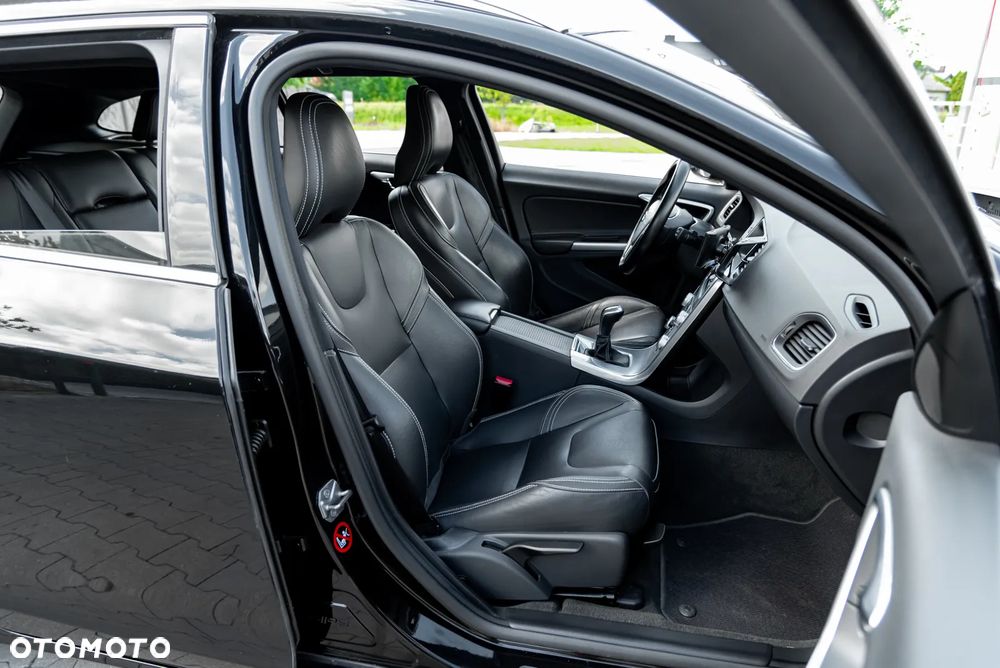 Volvo V60 D2 Kinetic - 23