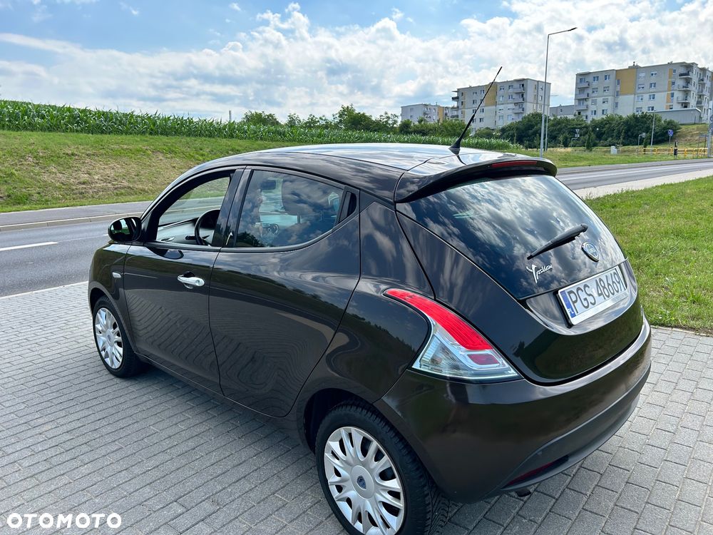 Lancia Ypsilon 0.9 Platinum S&S - 14