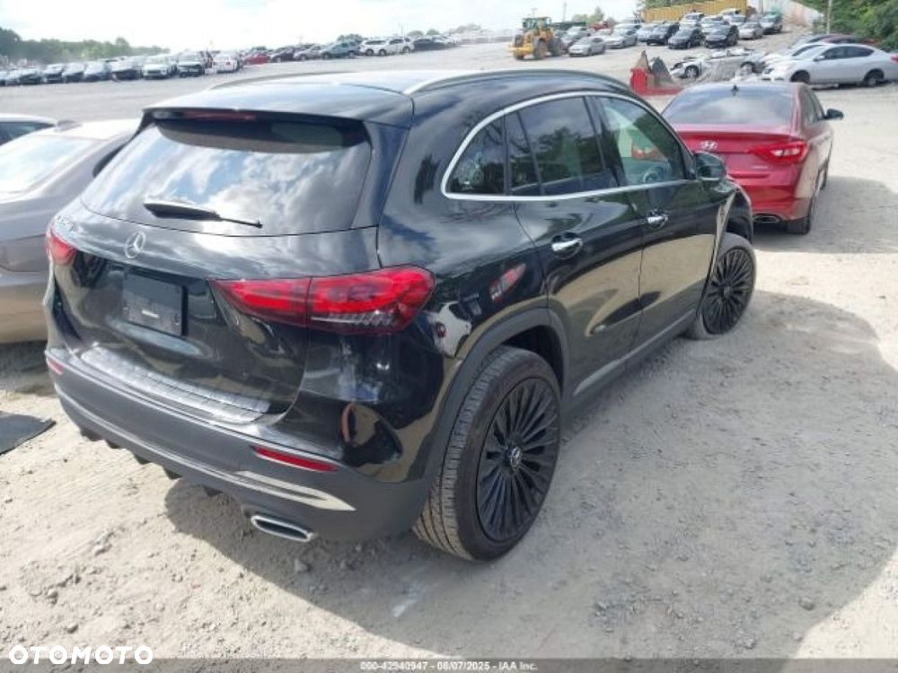 Mercedes-Benz GLA - 7