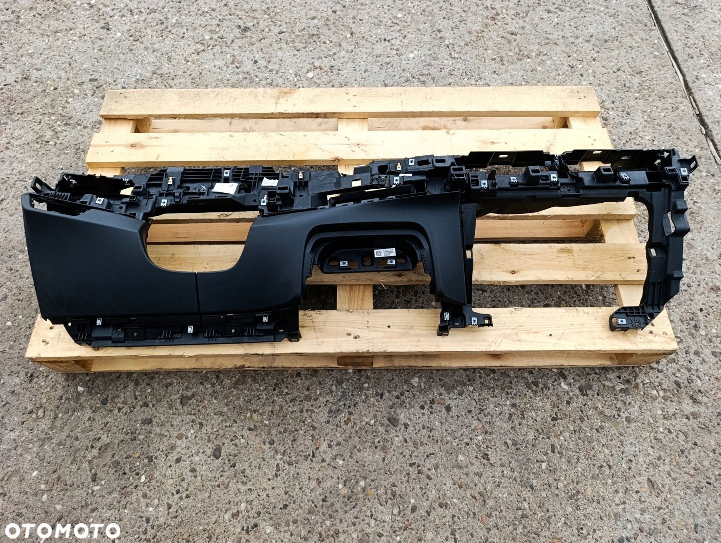 BMW U11 X1 DRUGA CZĘŚĆ KONSOLI DESKA 9875244 EUROPA - 1