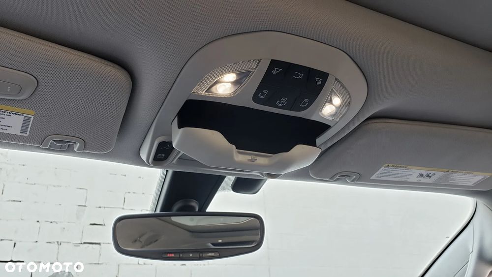 Chrysler Pacifica - 18