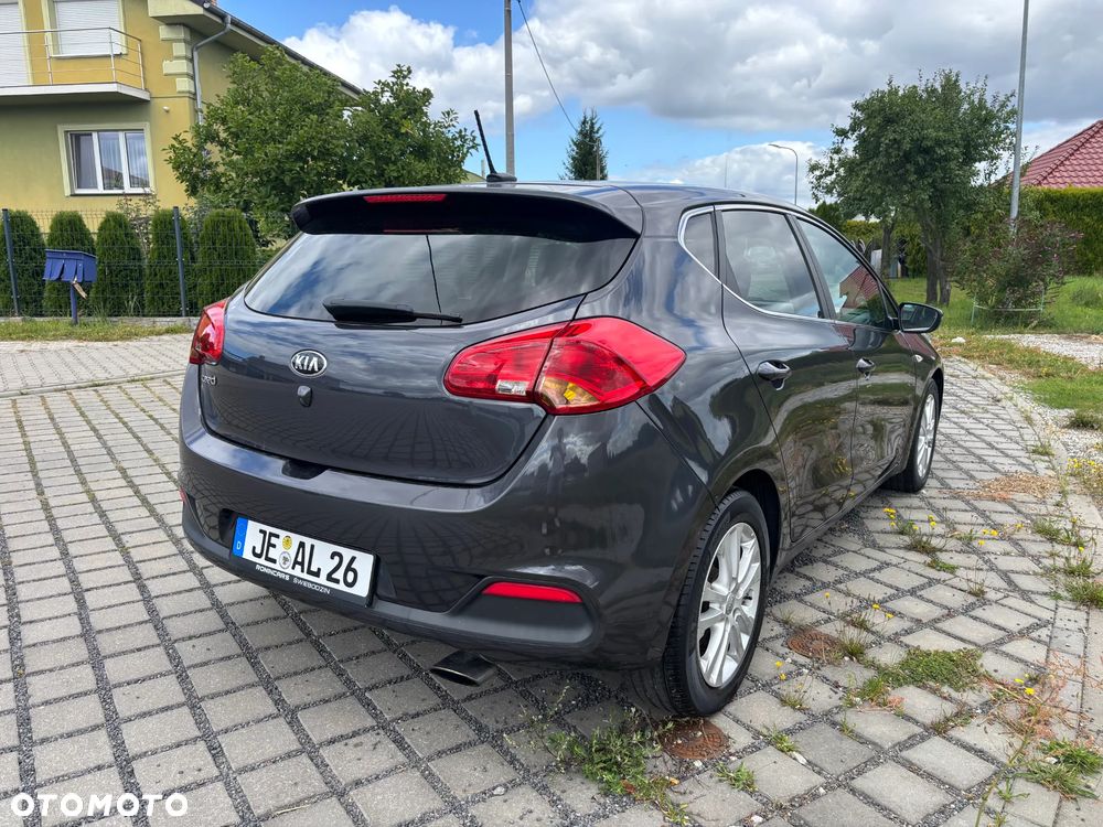 Kia Ceed 1.6 CRDi 128 ISG Platinum Edition - 17