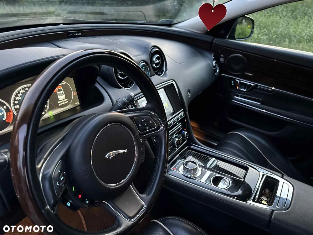 Jaguar XJ - 5