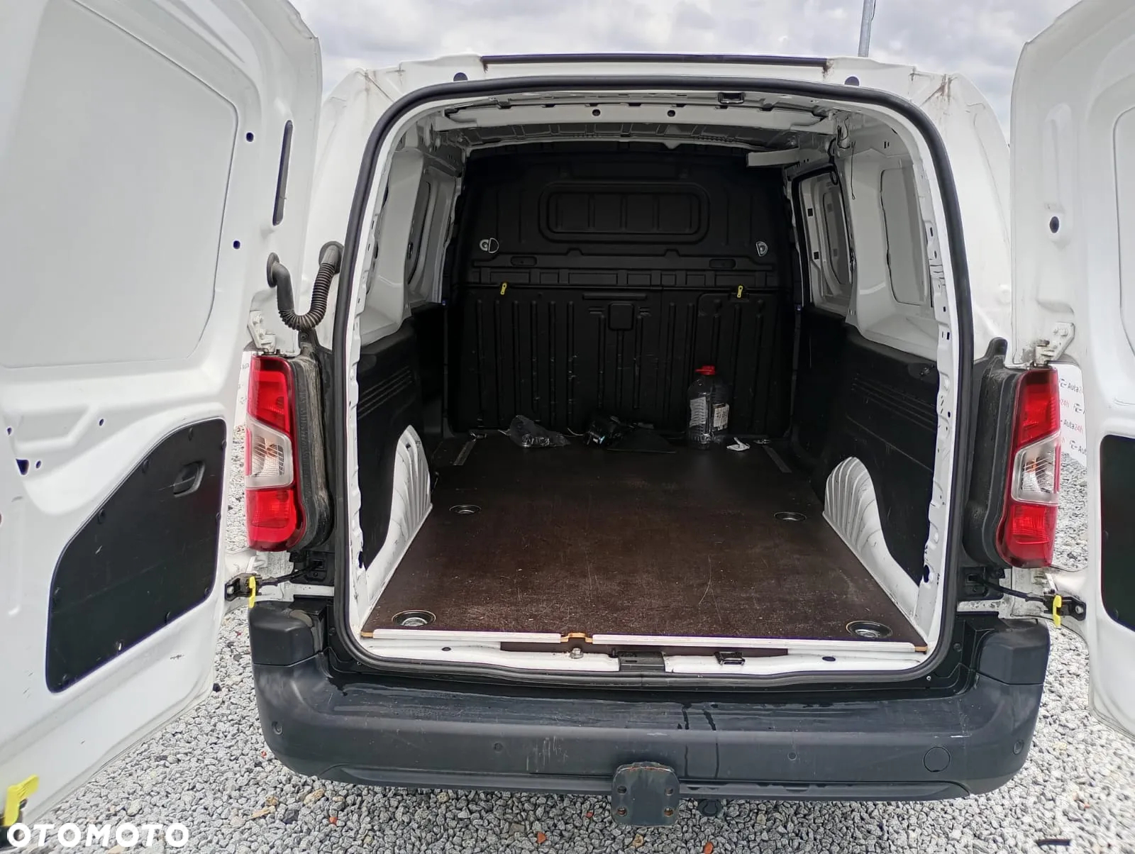 Opel COMBO - 15