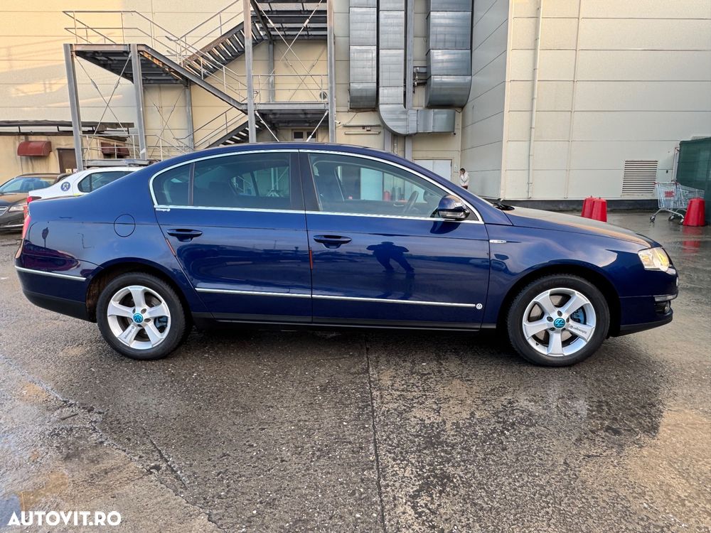Volkswagen Passat 2.0 TDI DPF DSG Sportline - 9