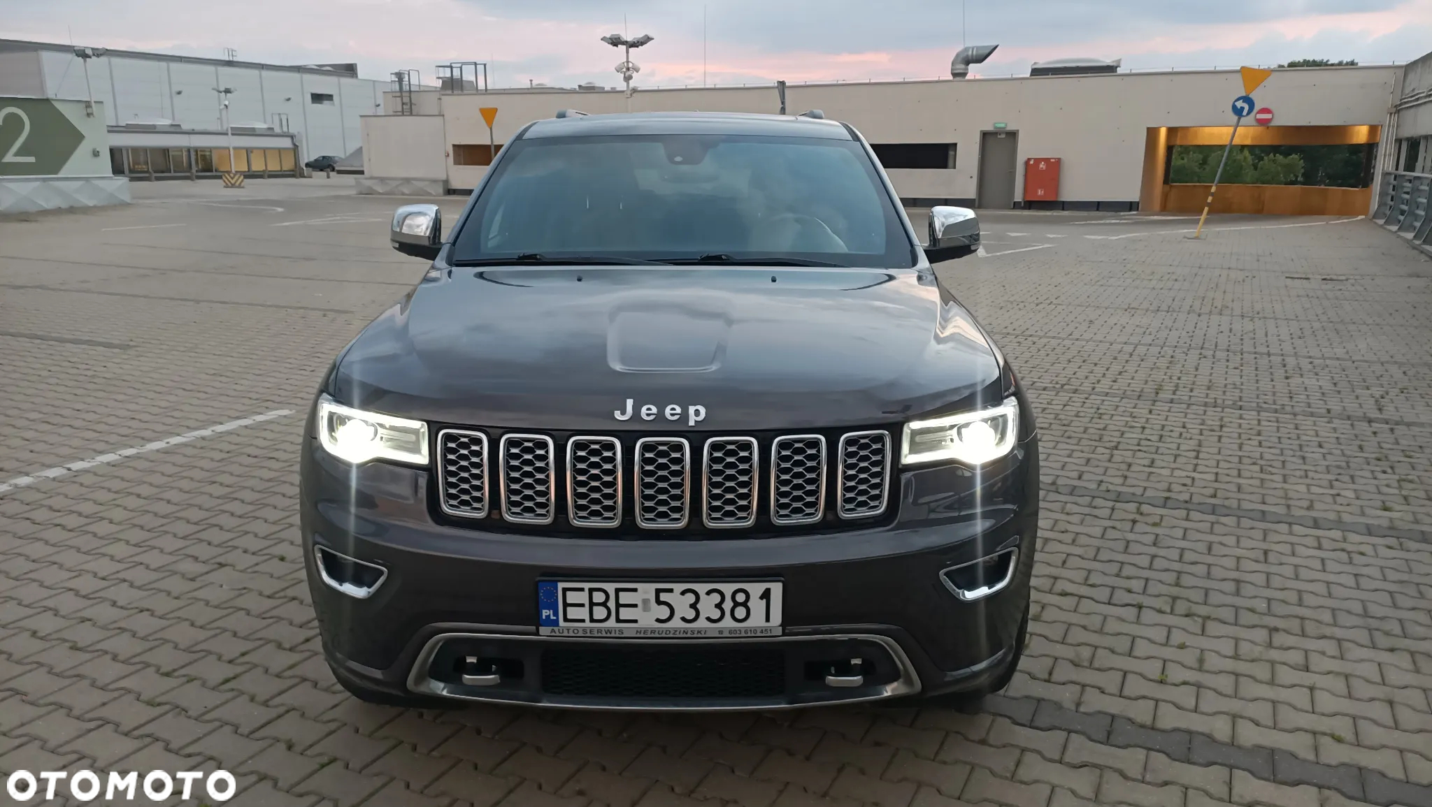 Jeep Grand Cherokee ver-3-6-v6-overland