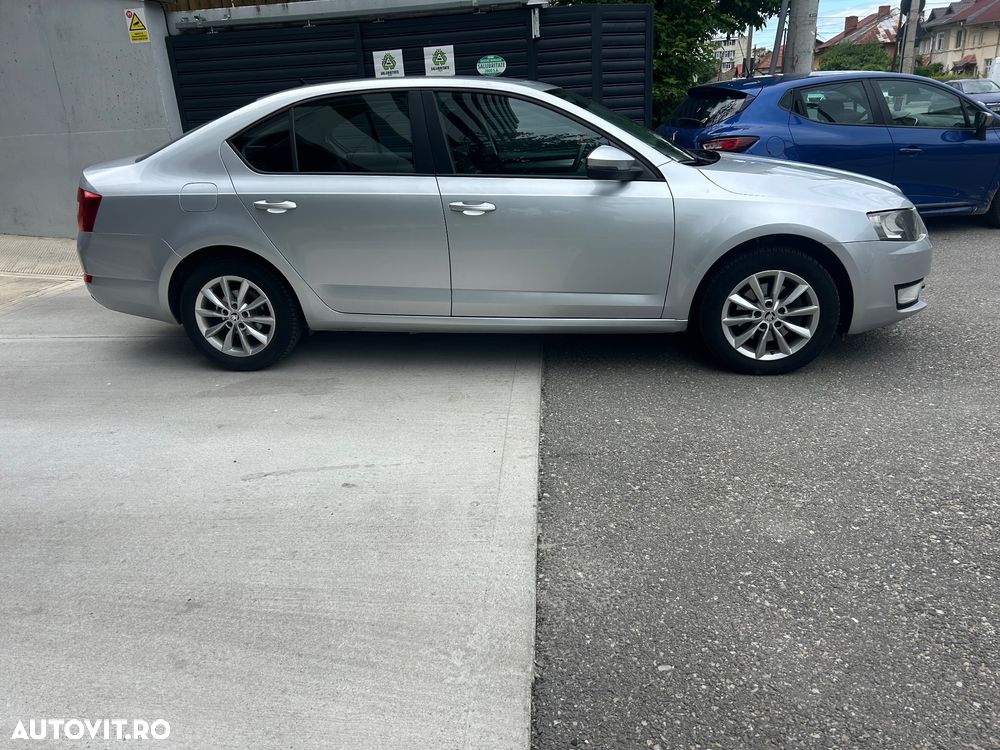 Skoda Octavia 1.6 TDI AMBITION - 4