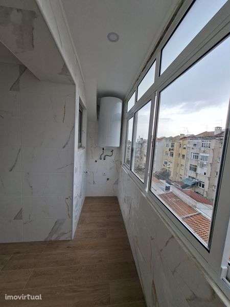 T2 no centro da Amadora Remodelado - Grande imagem: 2/8