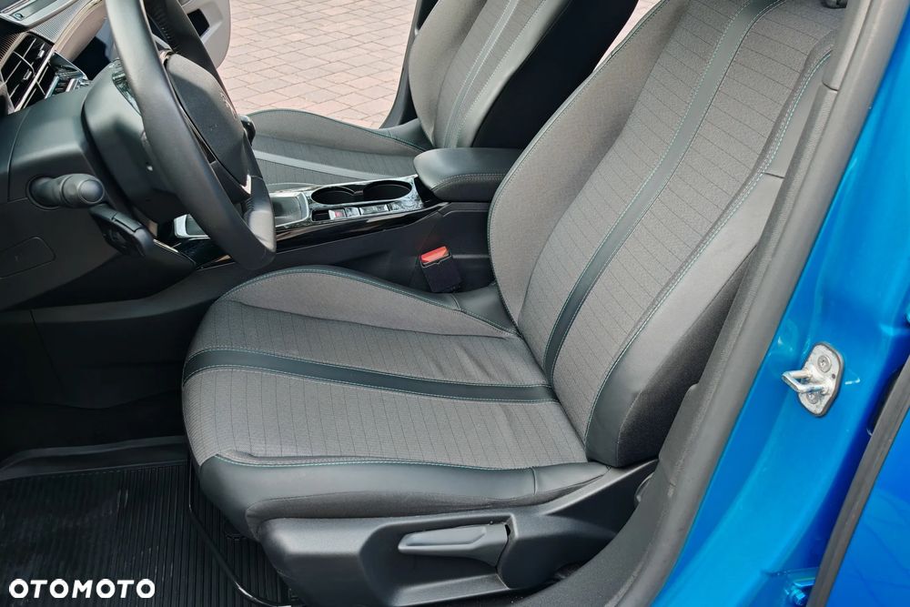 Peugeot 2008 1.2 PureTech Allure S&S - 19