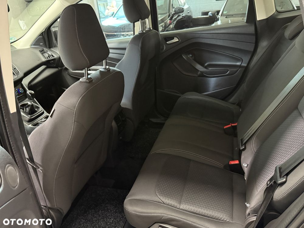 Ford Kuga 1.5 EcoBoost 2x4 Titanium - 14