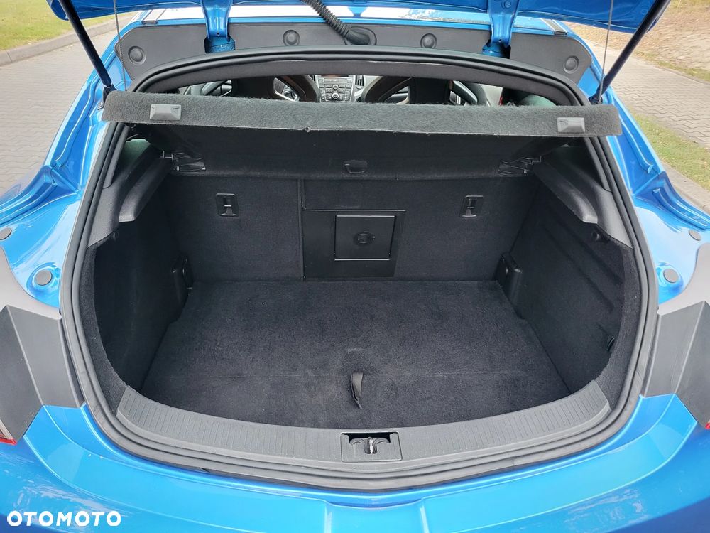 Opel Astra IV GTC OPC - 11