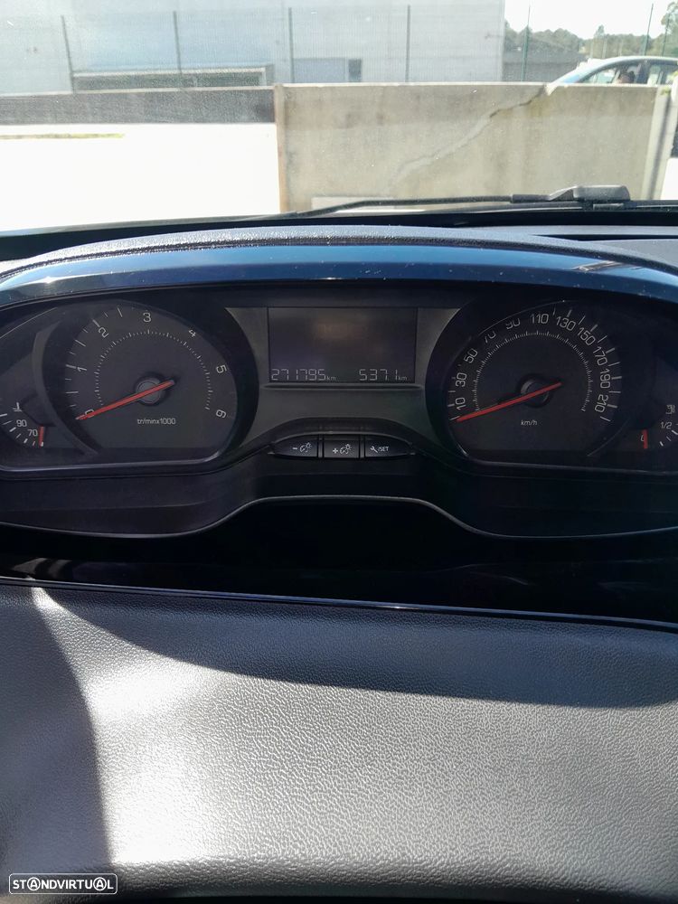 Peugeot 208 1.4 HDi - 4