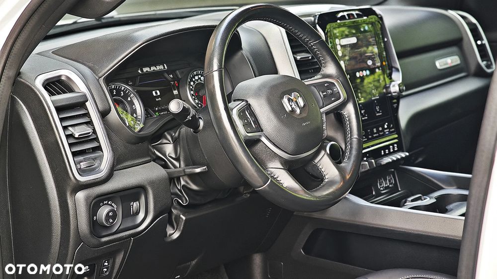 RAM 1500 5.7 Crew Cab Shortbed Bighorn Black - 31