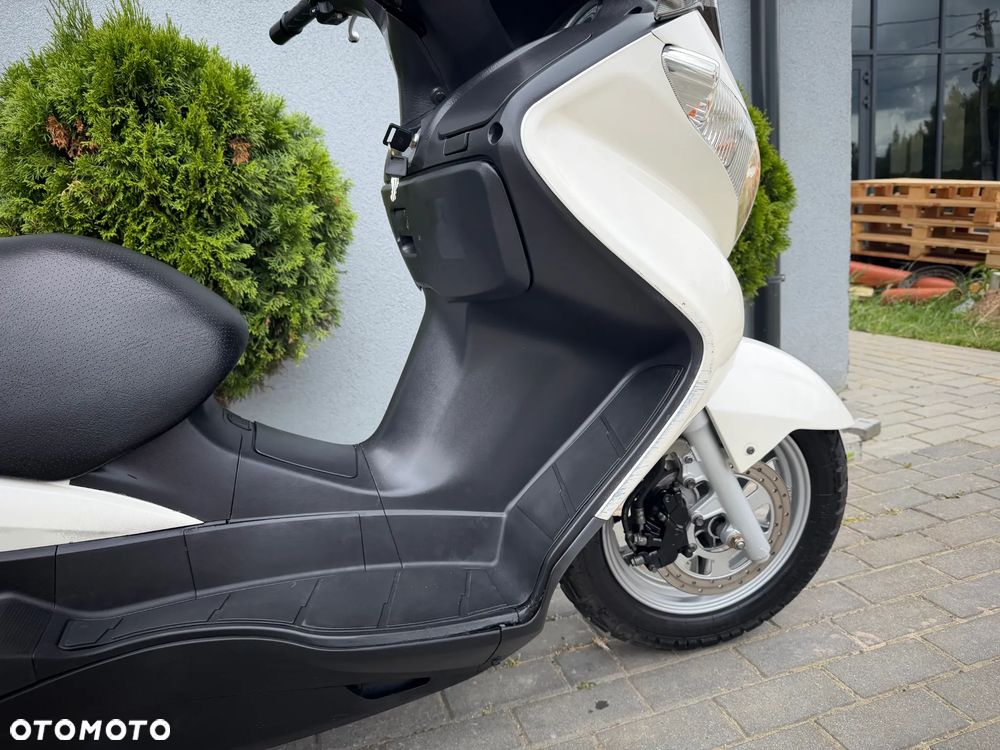 Suzuki Burgman - 16