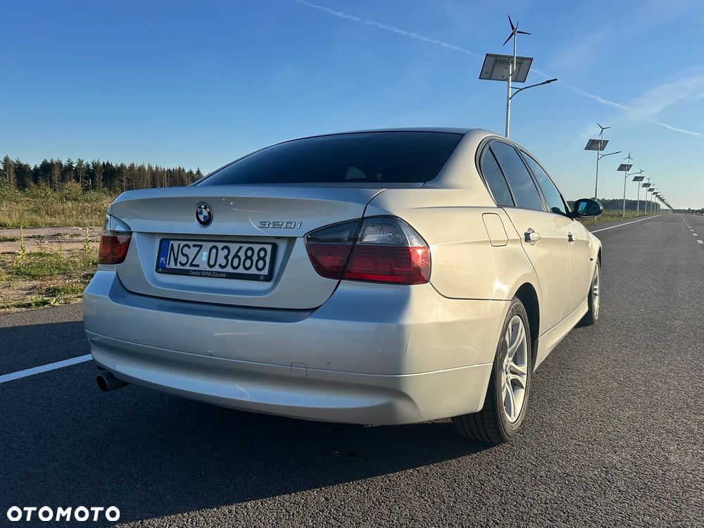 BMW Seria 3 320i - 5