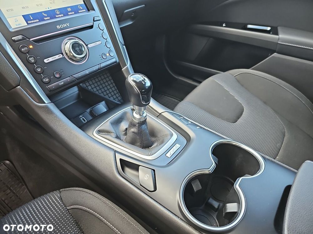 Ford Mondeo - 22