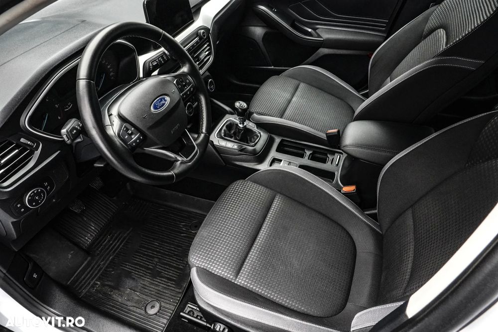 Ford Focus 1.5 EcoBlue Titanium Business - 11