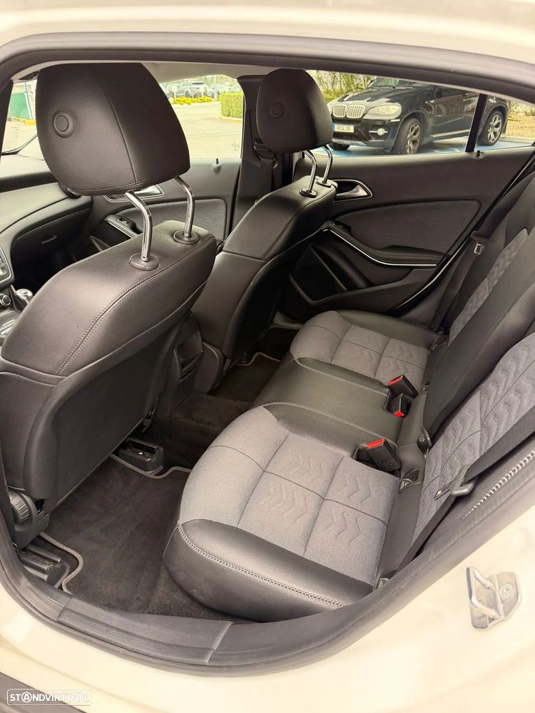 Mercedes-Benz GLA 180 - 8