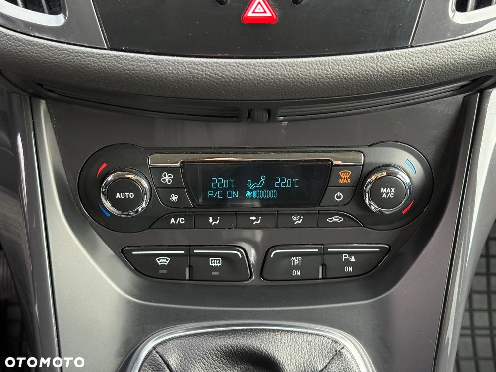 Ford Kuga 2.0 TDCi 2x4 Titanium - 15