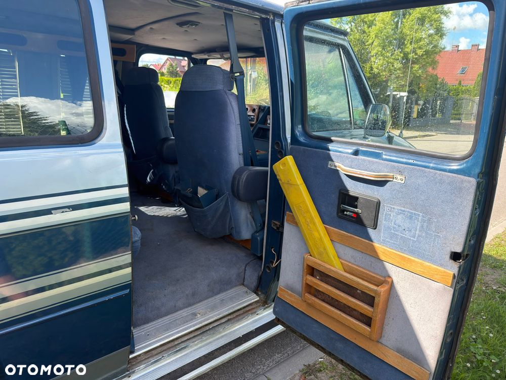 Chevrolet C-20 - 12