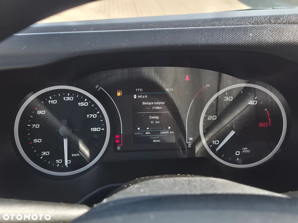 Iveco Daily 35S14 2.3 HPi, kontener 8PAL, winda 750KG, klimatyzacja - 12