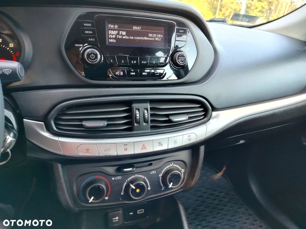Fiat Tipo 1.4 16V Easy - 24